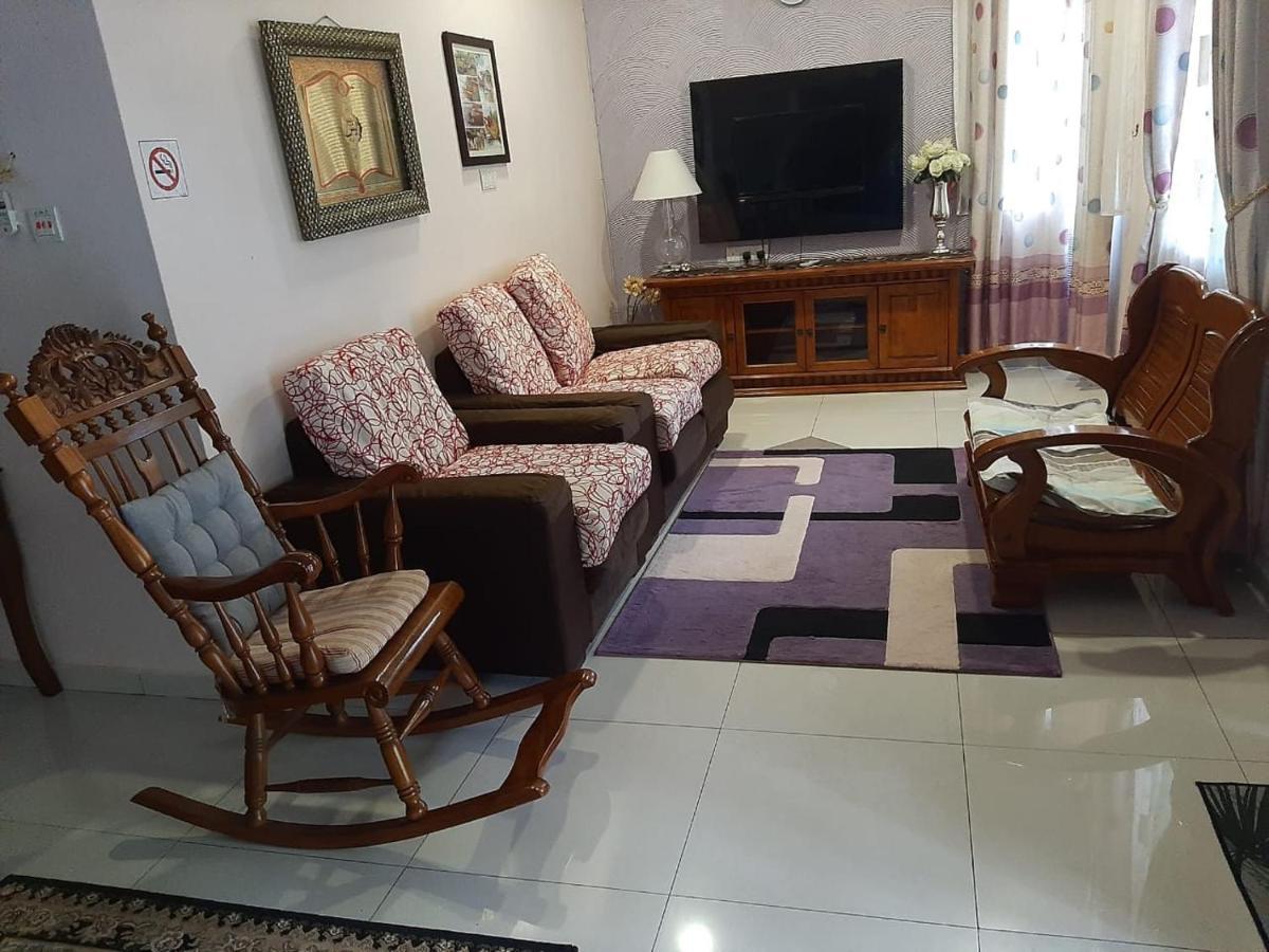 Twin Castle Homestay *
