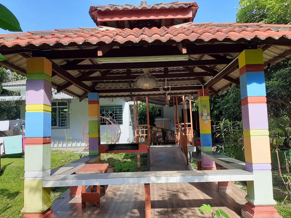 Twin Castle Homestay *