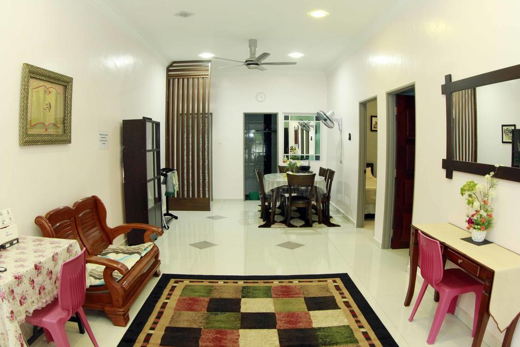 Twin Castle Homestay *